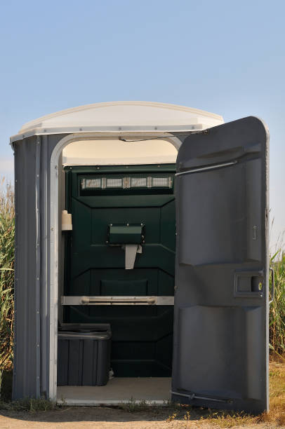 Porta potty delivery and setup in Syracuse, IN